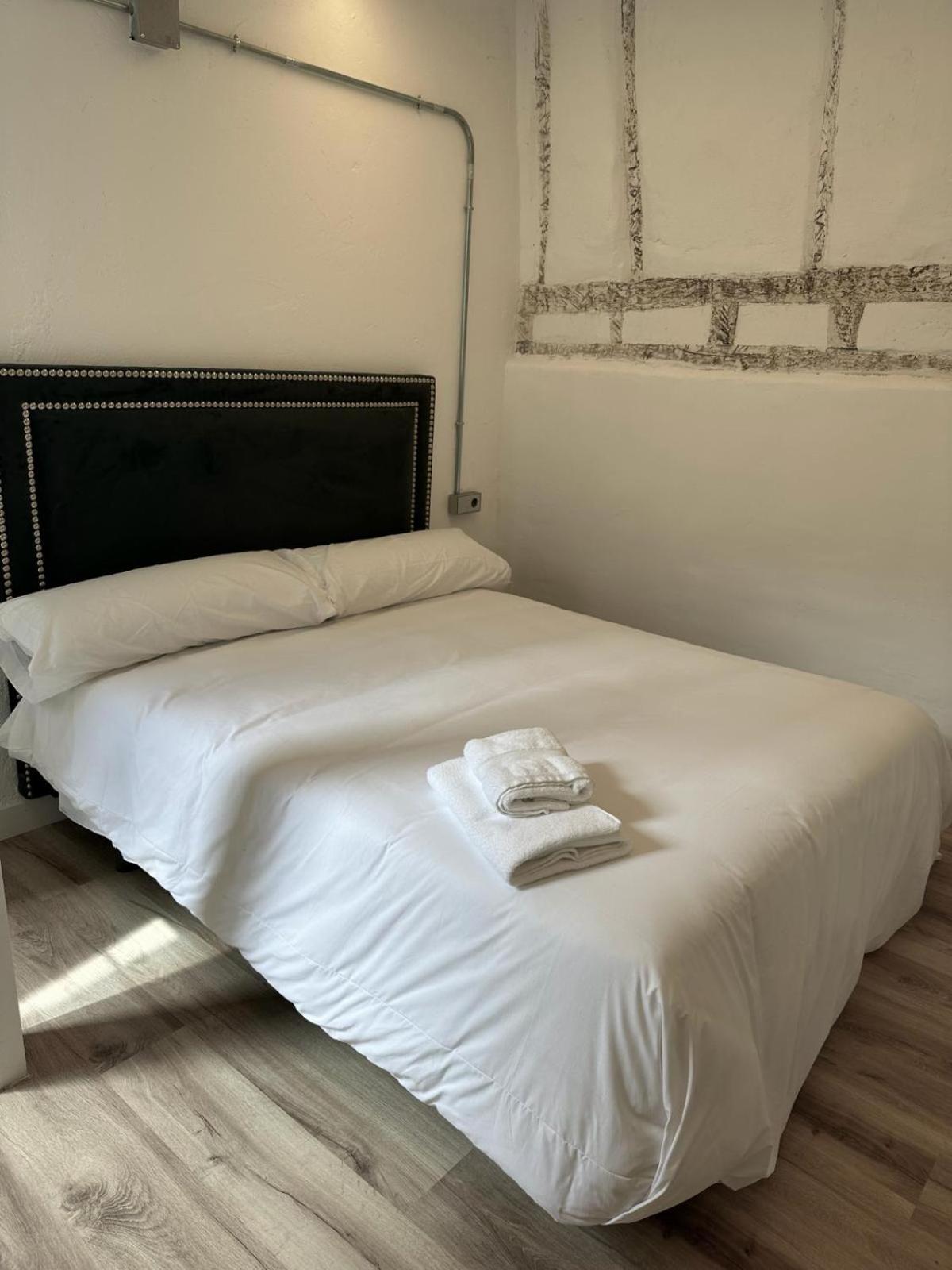 Apartamentos Carolina By Gaiarooms Леон Экстерьер фото