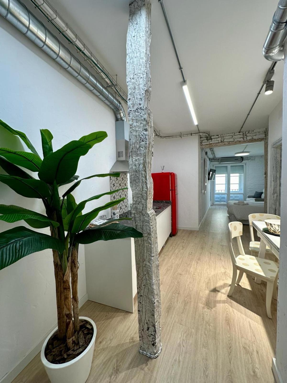 Apartamentos Carolina By Gaiarooms Леон Экстерьер фото